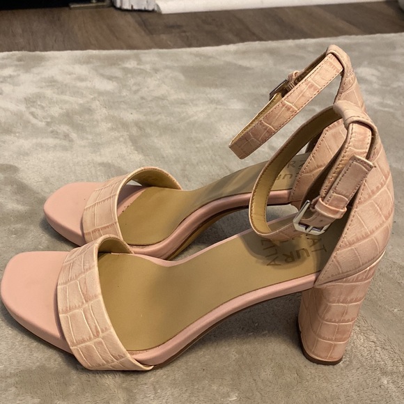 Naturalizer Joy heels - Picture 3 of 7